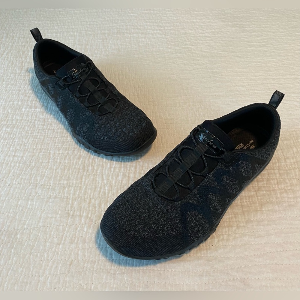 Like new! SKECHERS Breathe Easy INFI-KNITY Relaxed Fit SLIP-ON Sneakers Size 10 - Picture 10 of 13